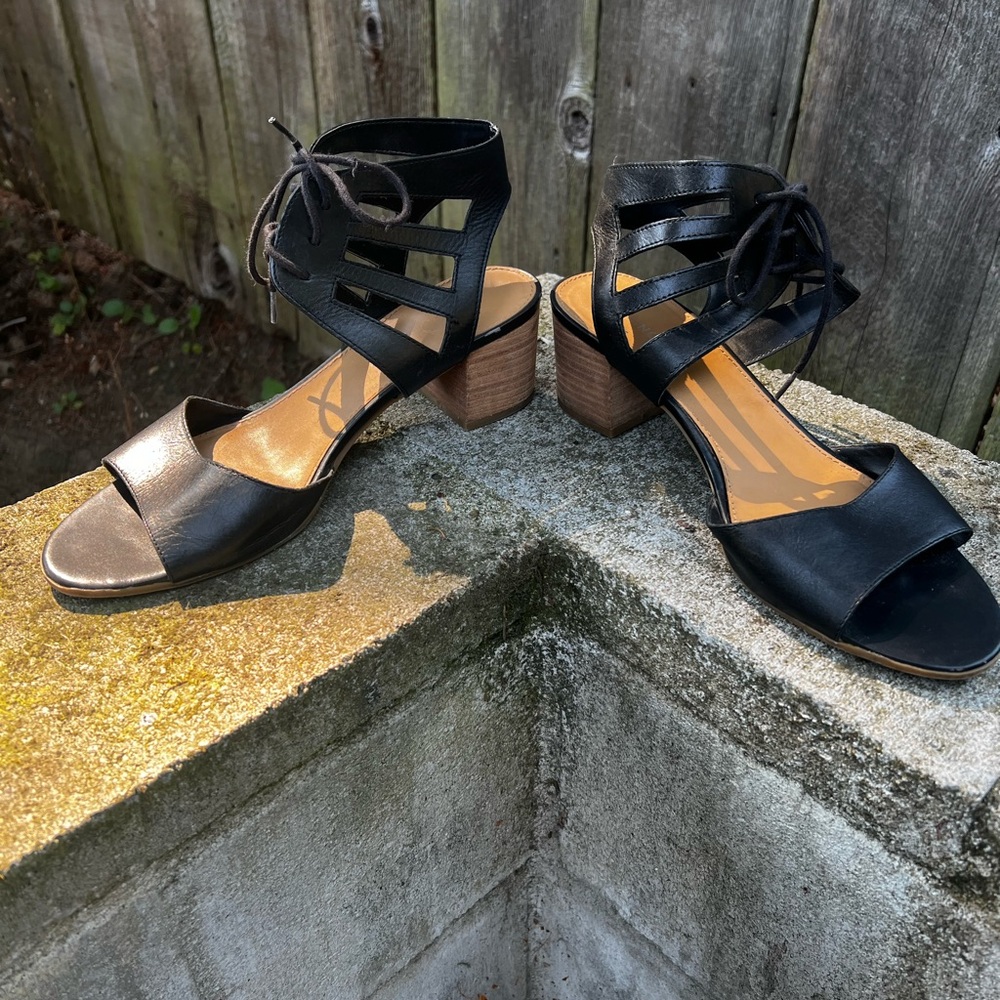 Franco Sarto Flourish leather cut out block heel sandal 11